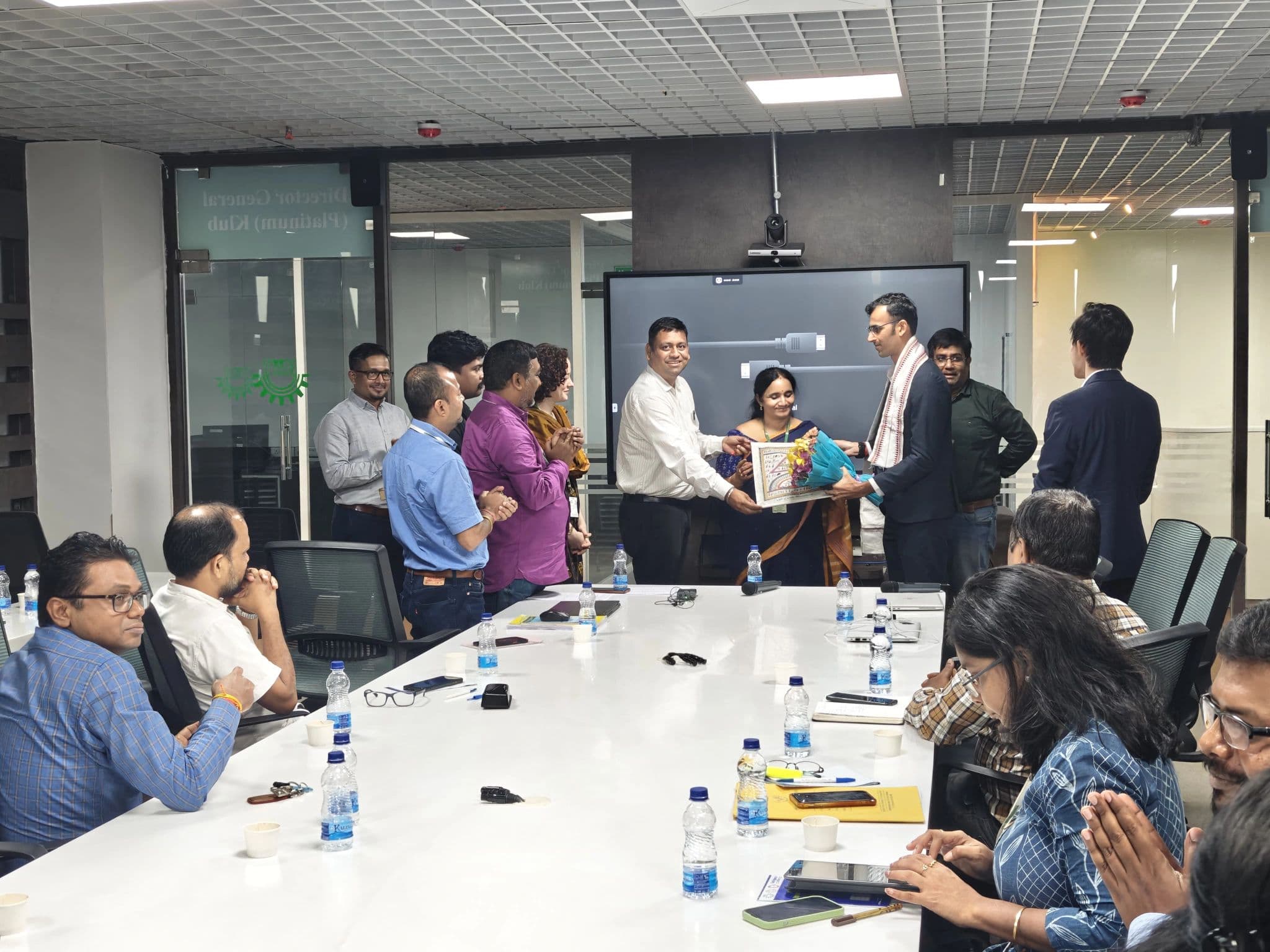 Leveraging THE Data Points and Use Cases - photograph 6